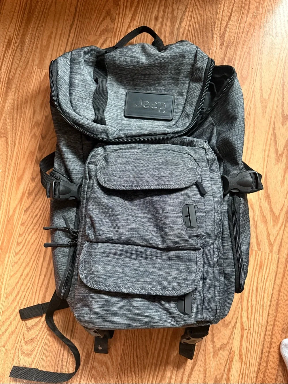 Jeep Men's Charcoal Gray Rugged Everyday Backpack